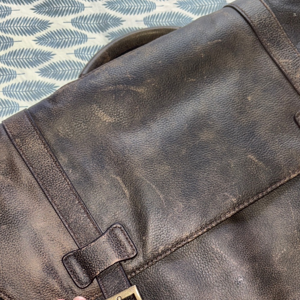 Black Rivet Dark Leather Messenger Bag - Picture 10 of 12